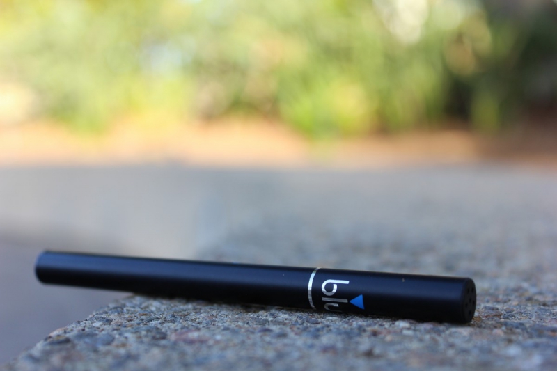 boutique-CASTILLON-min_e_cigarette_vaping_blu_cigs_blu_electronic_cigarette_tobacco_cigarette_smoke-637061